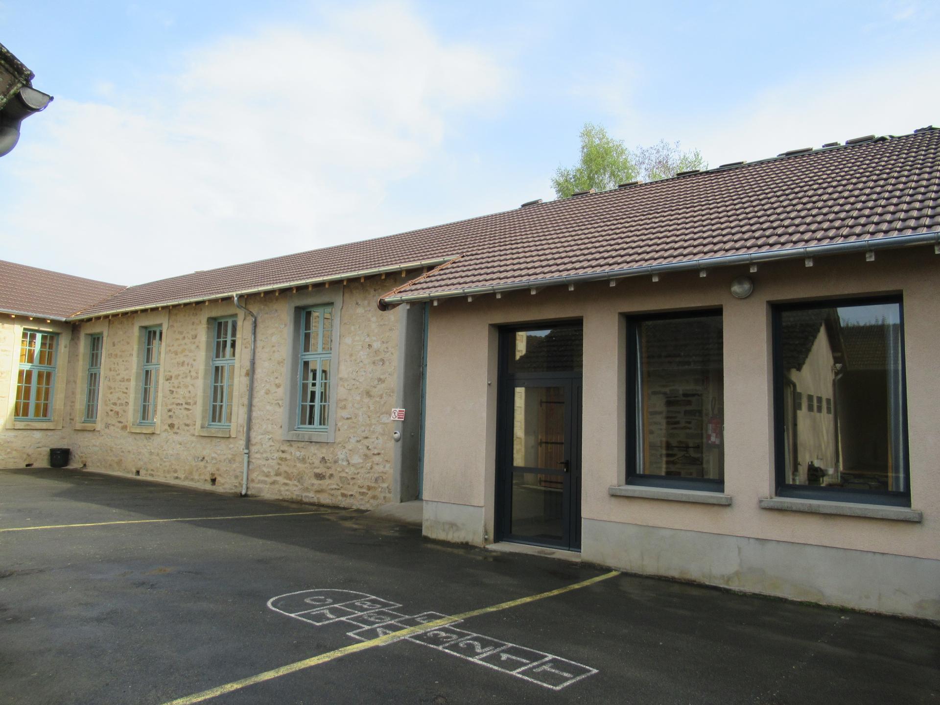 10) avril 2018 - extérieur côté école