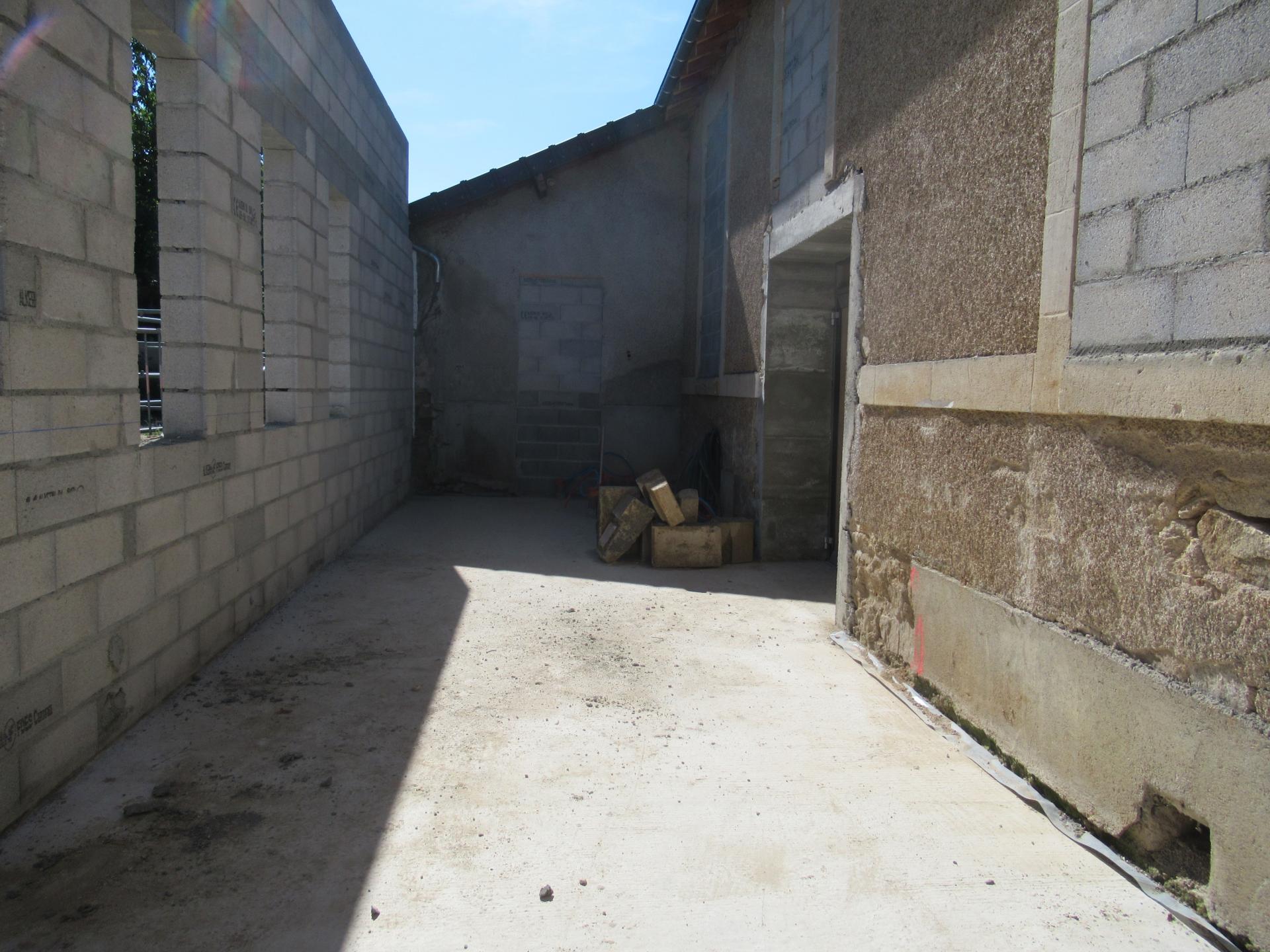 23) juin 2018 - hall d'entrée + sanitaires