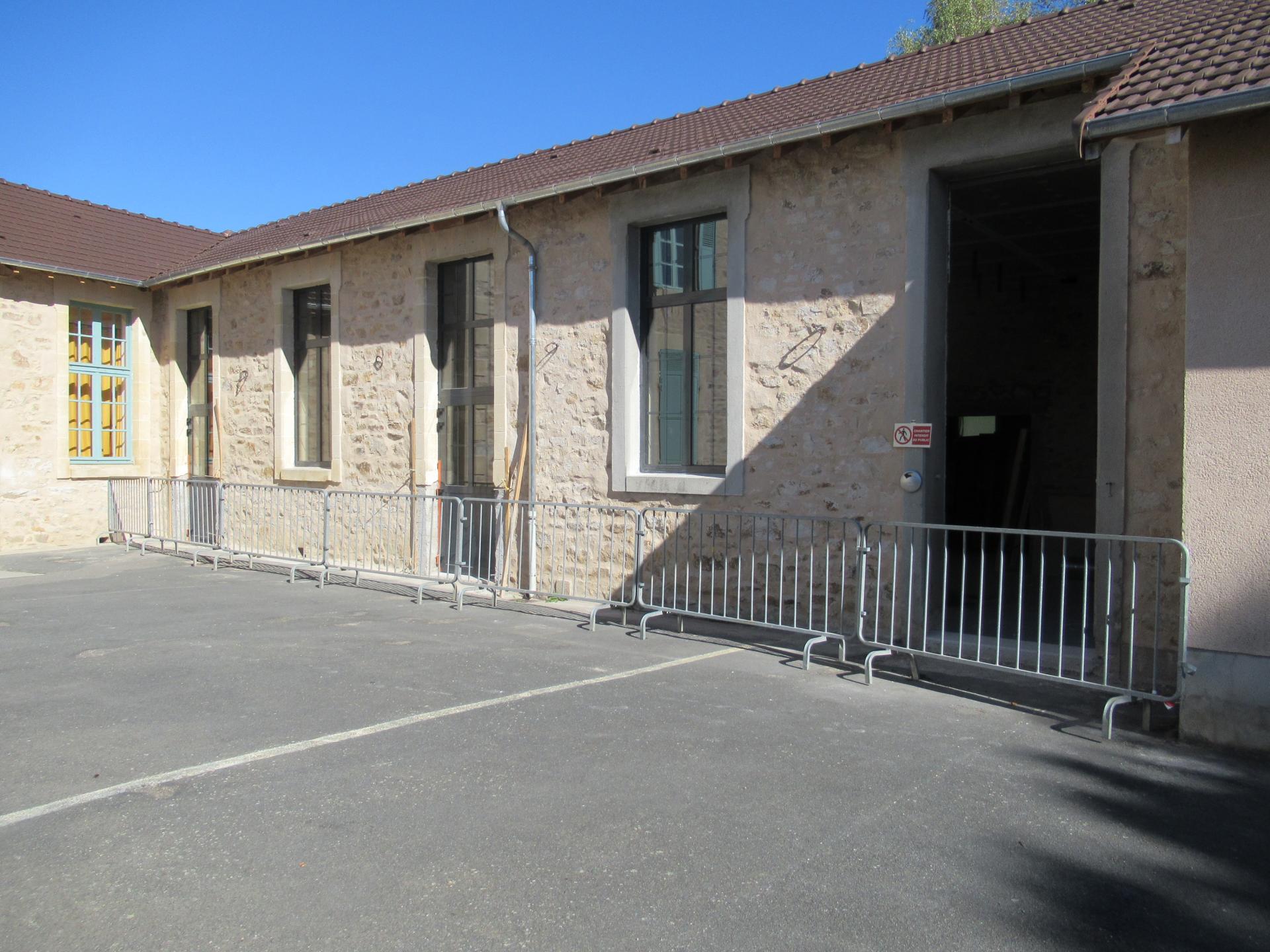 34) septembre - extérieur côté école